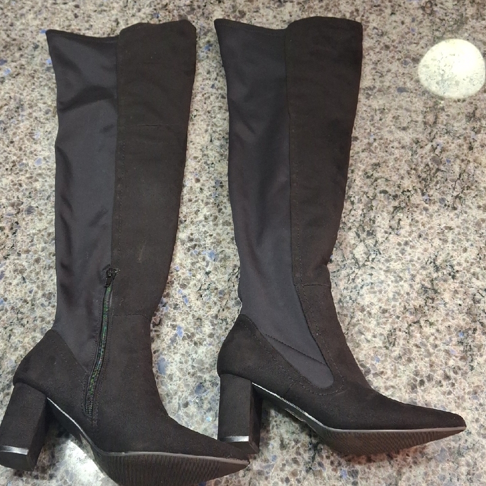 "Wild Diva Lounge"Black Over the Knee Boots with Block Heel and Zipper. Perfect!